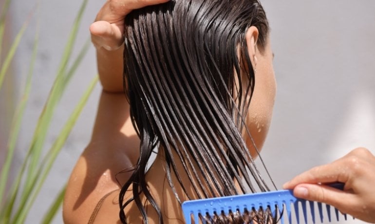 Có nên ủ tóc thường xuyên không? Tần suất hợp lý?