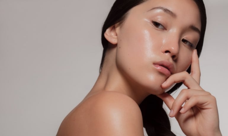 Cách rửa mặt bằng sữa tươi không đường không bắt nắng