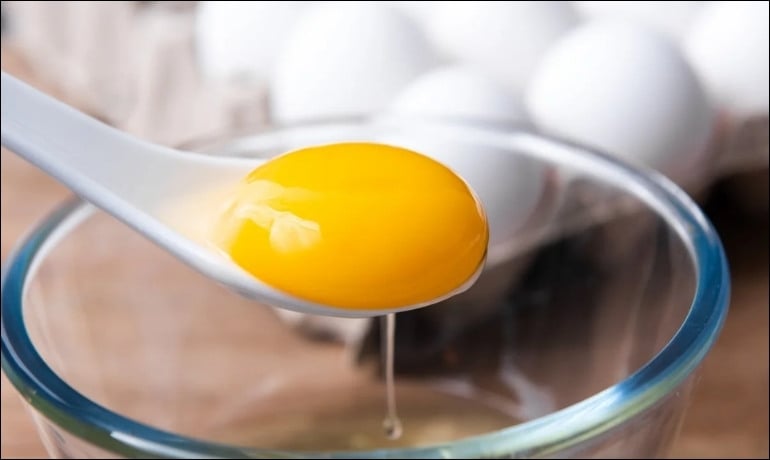 14 cách làm mặt nạ lòng đỏ trứng gà trị nám tại nhà