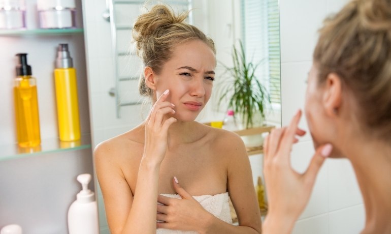 Sữa rửa mặt có làm trắng da không? Cách sử dụng dưỡng trắng hiệu quả