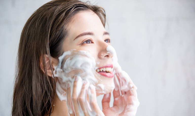 Cách phân biệt và điều trị các loại mụn trên khuôn mặt