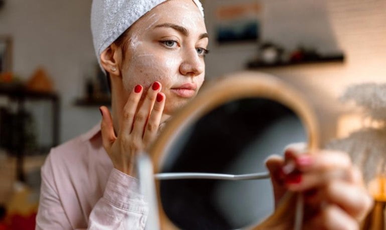 Cách phân biệt và điều trị các loại mụn trên khuôn mặt