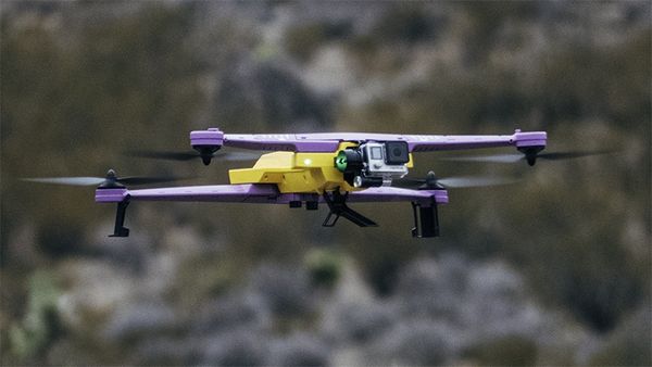 AirDog-Drone-Thiết-bị-bay-không-người-lái-có-công-nghệ-mới-nhất
