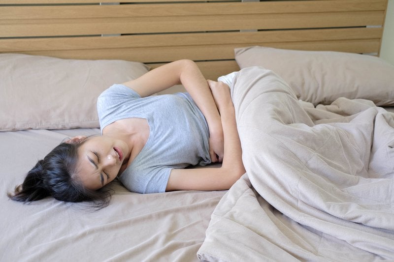 Đau bụng dữ dội khi hành kinh và cách chữa trị tại nhà