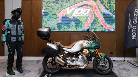 Moto Guzzi V100 Mandello ra mắt thị trường Châu Á Thái Bình Dương