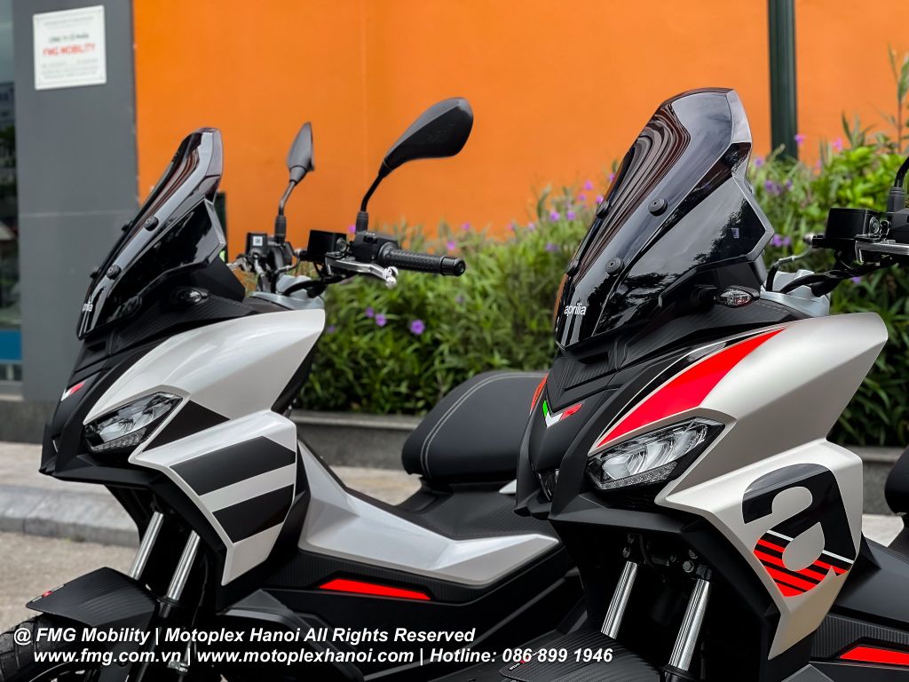 Kính chắn gió đậm chất ADV trên Aprilia SR GT 200 2025