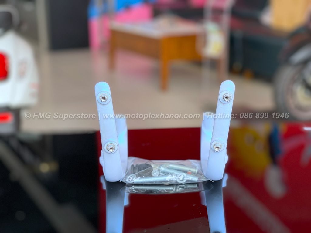 Gọng Kính Chắn Gió Vespa 946 Snake - 1B012512 tại FMG Mobility | Motoplex Hanoi
