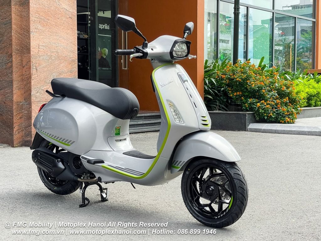 Giá bán Vespa Sprint Tech 2025 bao nhiêu