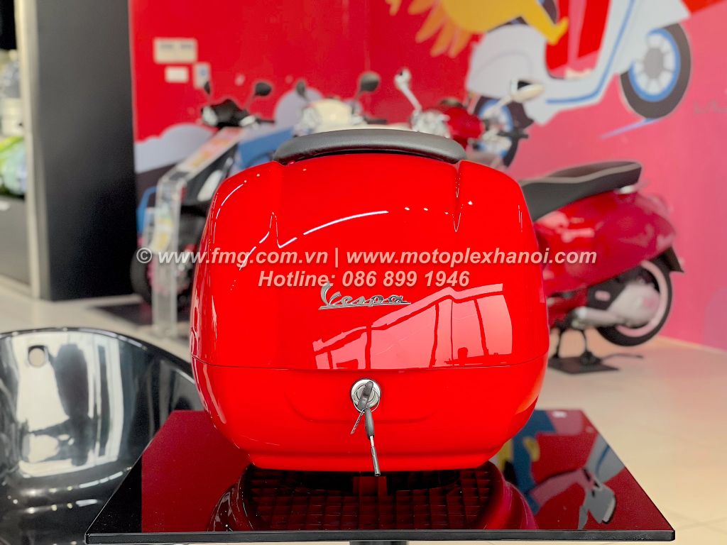 Thùng Đồ 36L Vespa GTS & Vespa GTV - Red Dragon - CM273322 chính hãng tại Motoplex Hanoi | FMG.COM.VN