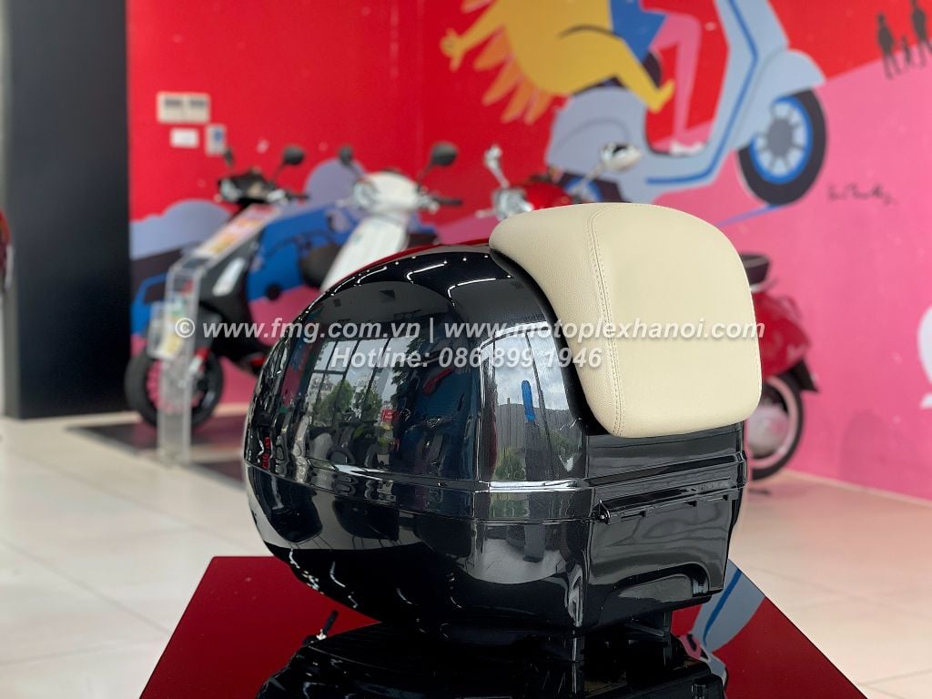 Thùng Đồ 36L Vespa GTS & Vespa GTV - Black Vulcano 98/A - CM273324 chính hãng tại Motoplex Hanoi | FMG.COM.VN