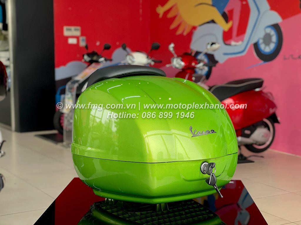 Thùng Đồ 36L Vespa GTS & Vespa GTV - Verde Met 341/A Eu4 - CM273332 chính hãng tại Motoplex Hanoi | FMG.COM.VN