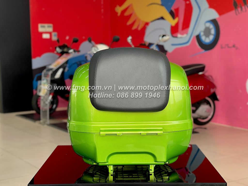 Thùng Đồ 36L Vespa GTS & Vespa GTV - Verde Met 341/A Eu4 - CM273332 chính hãng tại Motoplex Hanoi | FMG.COM.VN