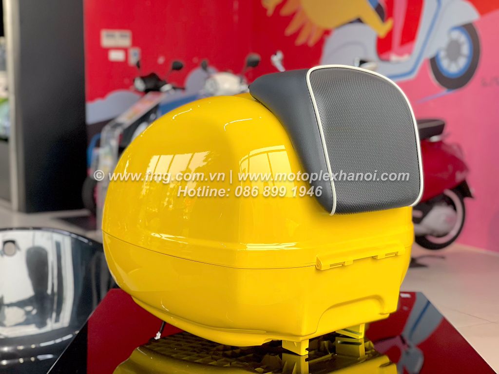 Thùng Đồ 36L Vespa GTS & Vespa GTV - Giallo Estate 983A - CM273352 chính hãng tại Motoplex Hanoi | FMG.COM.VN