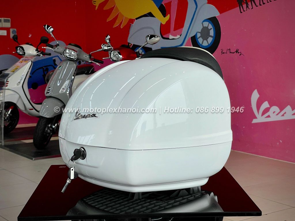 Thùng Đựng Đồ 36 Lit Vespa GTS & Vespa GTV - White Montebianco / Innocenza 544 có Tựa lưng B/W Piping Chính Hãng - CM273304 chính hãng tại Motoplex Hanoi