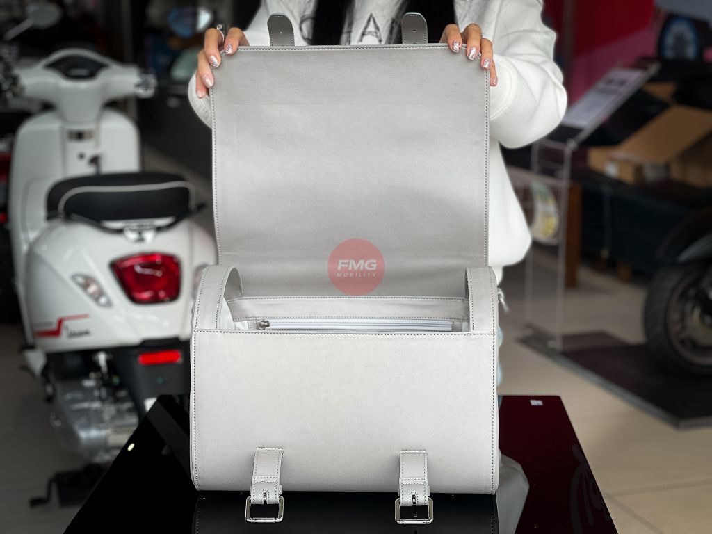Túi Da Sau Vespa 946 Snake Cao Cấp 30 Lít - 1B012501 tại FMG Mobility | Motoplex Hanoi
