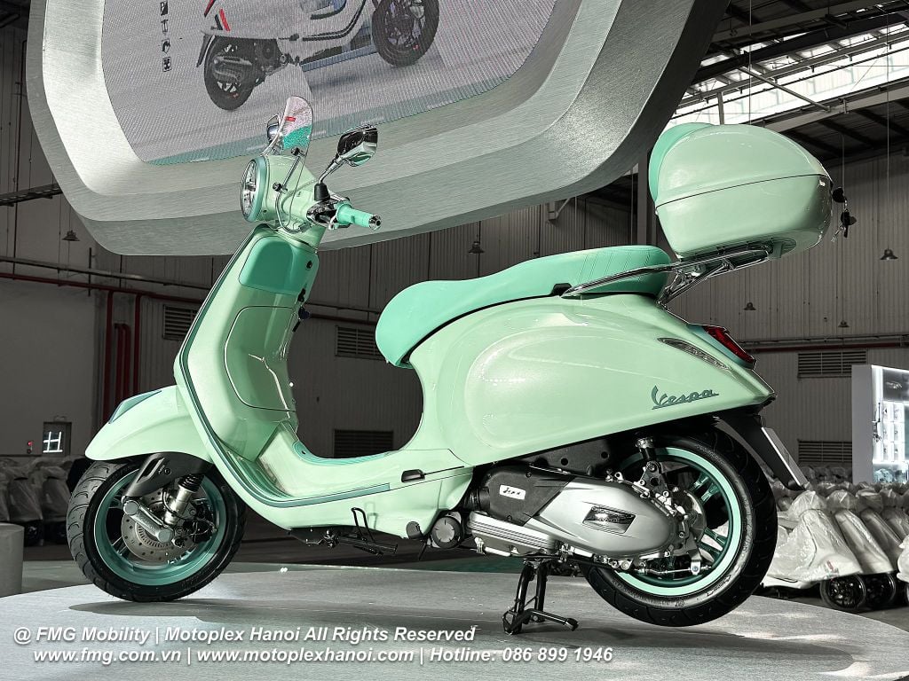 Vespa Primavera 2025 màu Xanh Amabile