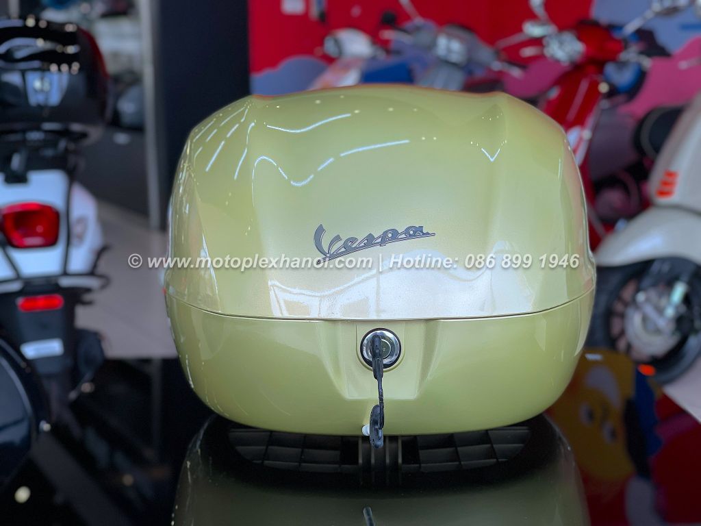 Thùng Đồ 32L Vespa Primavera & Vespa Sprint - 75 Years Yellow - CM272945 chính hãng tại Motoplex Hanoi