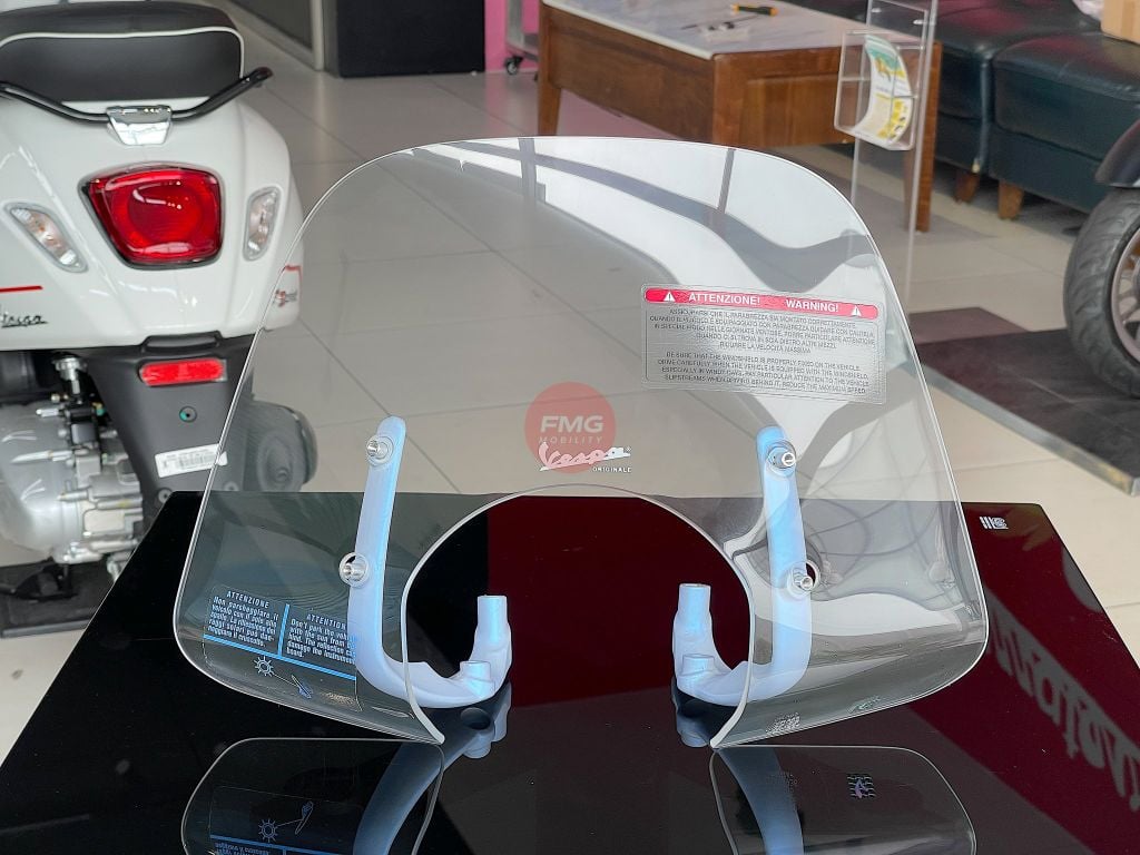 Kính Chắn Gió Màu Trong Vespa 946 Snake Chính Hãng Tại FMG Mobility | Motoplex Hanoi