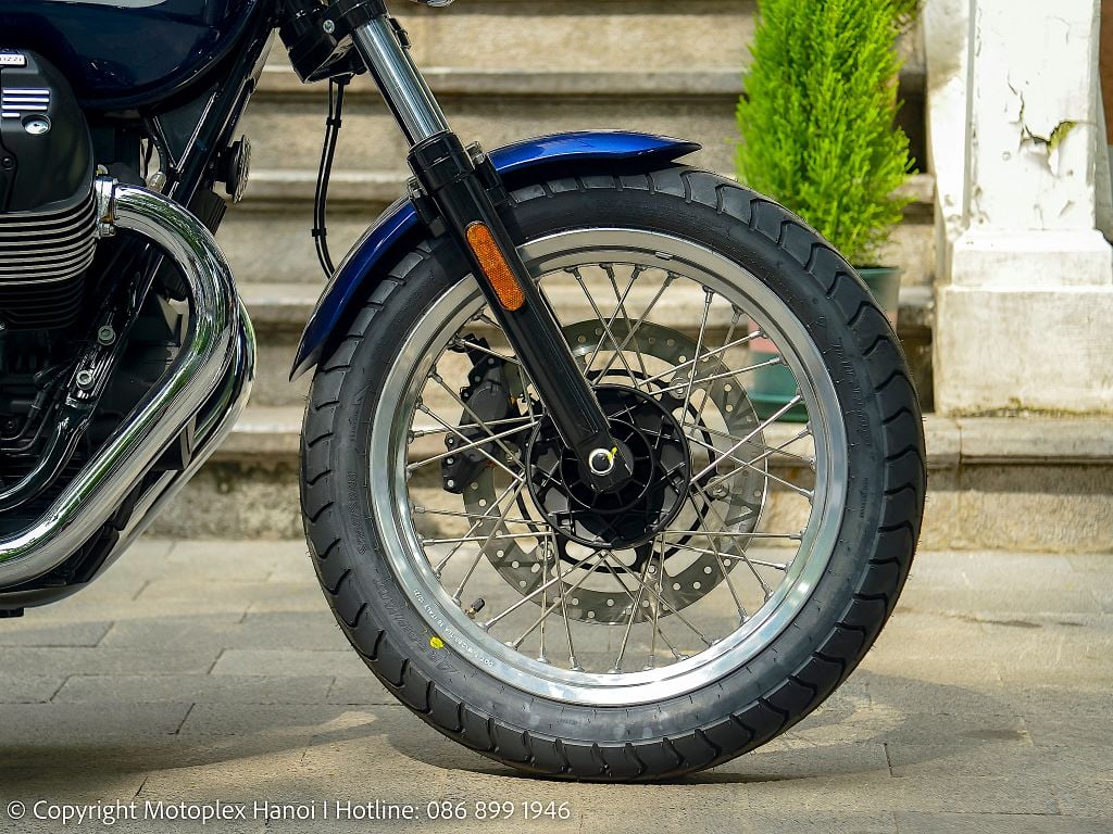 Bộ vành căm (nan hoa) được trang bị trên Moto Guzzi V7 Special