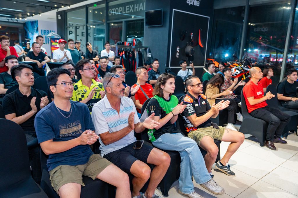 Các tín đồ MotoGP cùng tề tựu tại Motoplex Hanoi