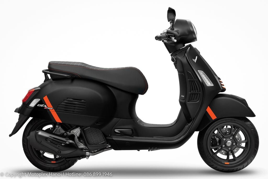 Vespa GTS Super Sport 150 màu Đen Nero Seducente