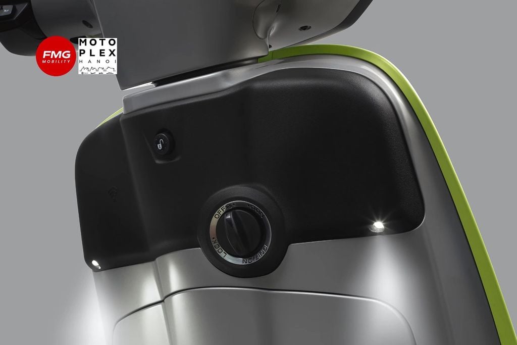 Vespa Sprint Tech 2025 trang bị hệ thống khởi động không cần chìa khóa (Keyless System)