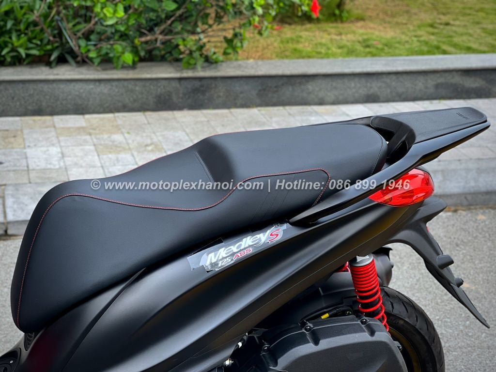 Piaggio Medley 2024 chính hãng tại Motoplex Hanoi