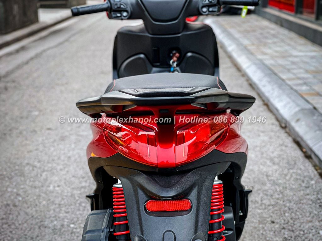 Piaggio Medley 2024 chính hãng tại Motoplex Hanoi