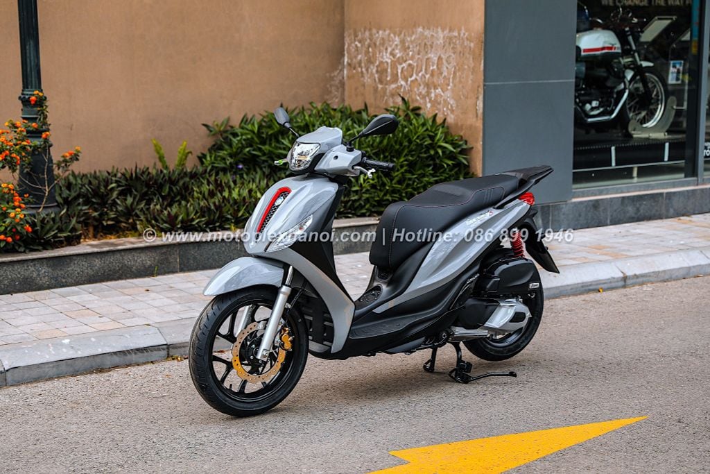Piaggio Medley 2024 chính hãng tại Motoplex Hanoi