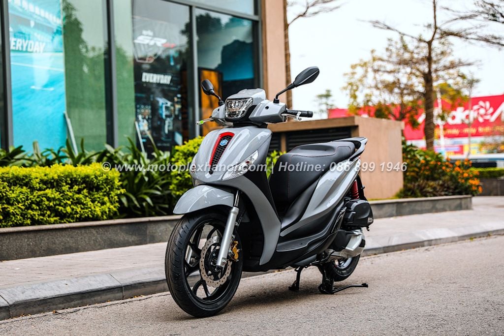 Piaggio Medley 2024 chính hãng tại Motoplex Hanoi