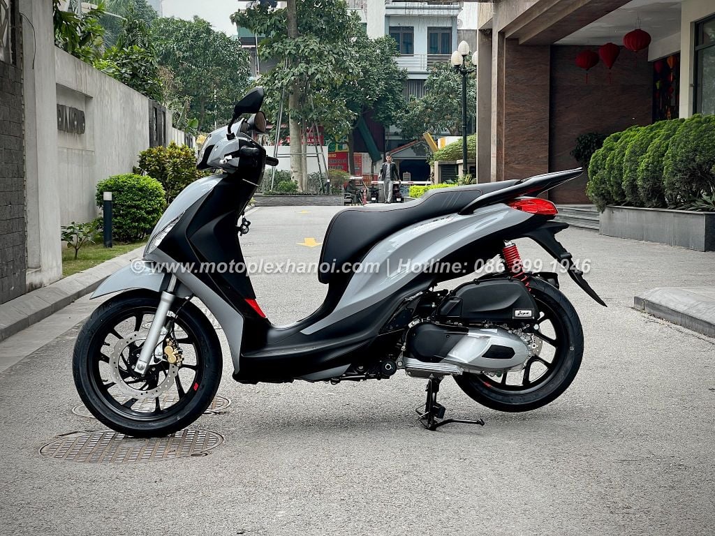 Piaggio Medley 2024 có kích thước Dài x Rộng x Cao lần lượt là 2.020 mm x 705 mm x 799 mm