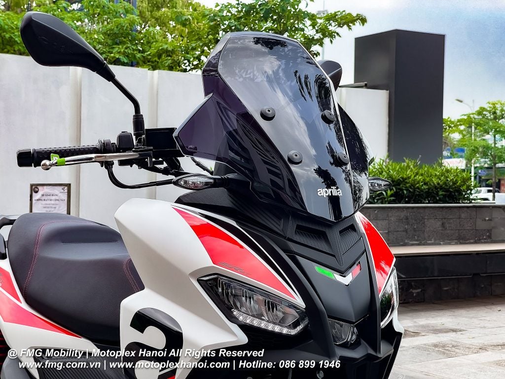 Kính chắn gió ADV và thân xe khí động học tối ưu giúp SR GT 200 Sport thích nghi với nhiều địa hình di chuyển