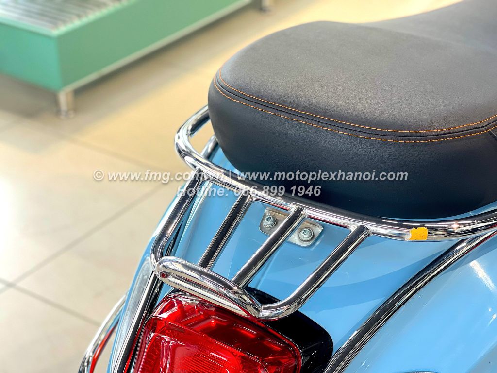 Baga Cong (Tay Dắt Thể Thao) Vespa Sprint & Vespa Primavera mạ Chrome - 1B007669 chính hãng tại Motoplex Hanoi - FMG.COM.VN