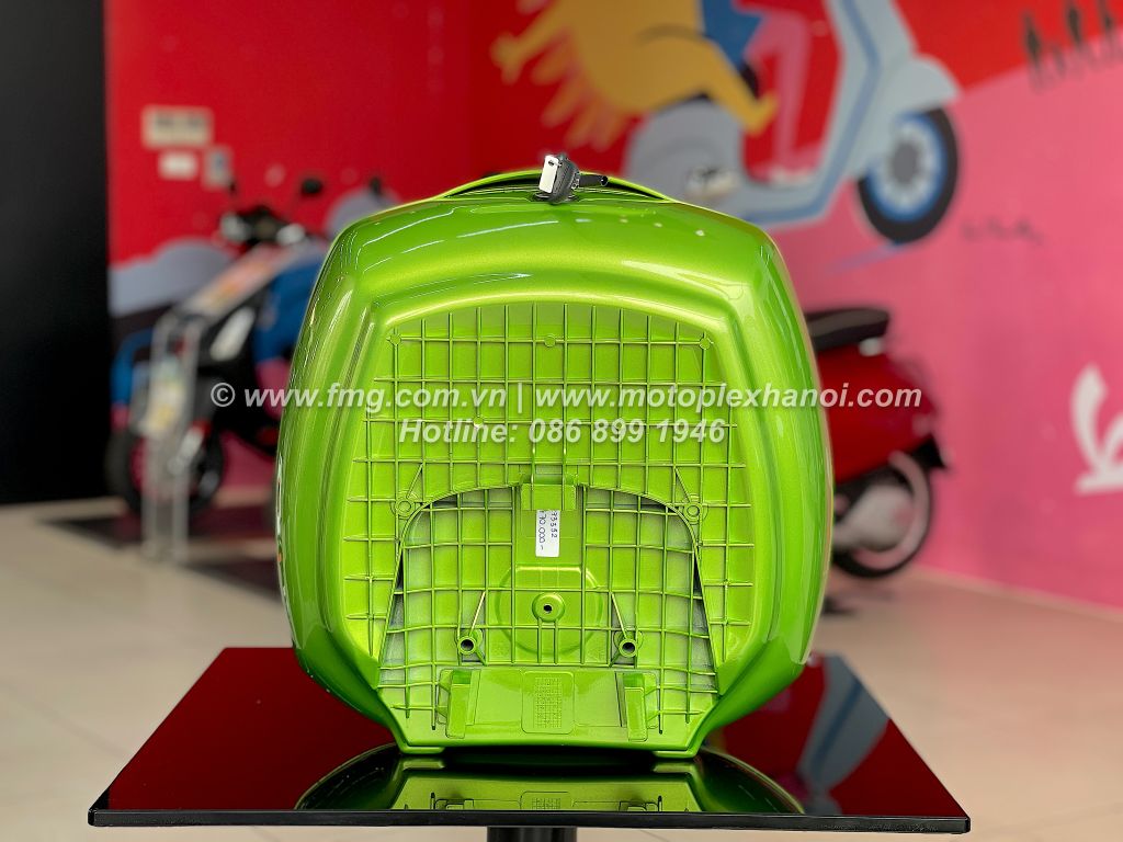 Thùng Đồ 36L Vespa GTS & Vespa GTV - Verde Met 341/A Eu4 - CM273332 chính hãng tại Motoplex Hanoi | FMG.COM.VN