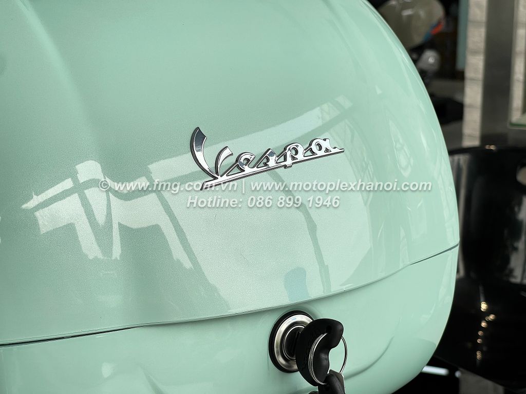 Thùng Đồ 36L Vespa GTS & Vespa GTV - Verde Relax 350/A - CM273351 chính hãng tại Motoplex Hanoi | FMG.COM.VN