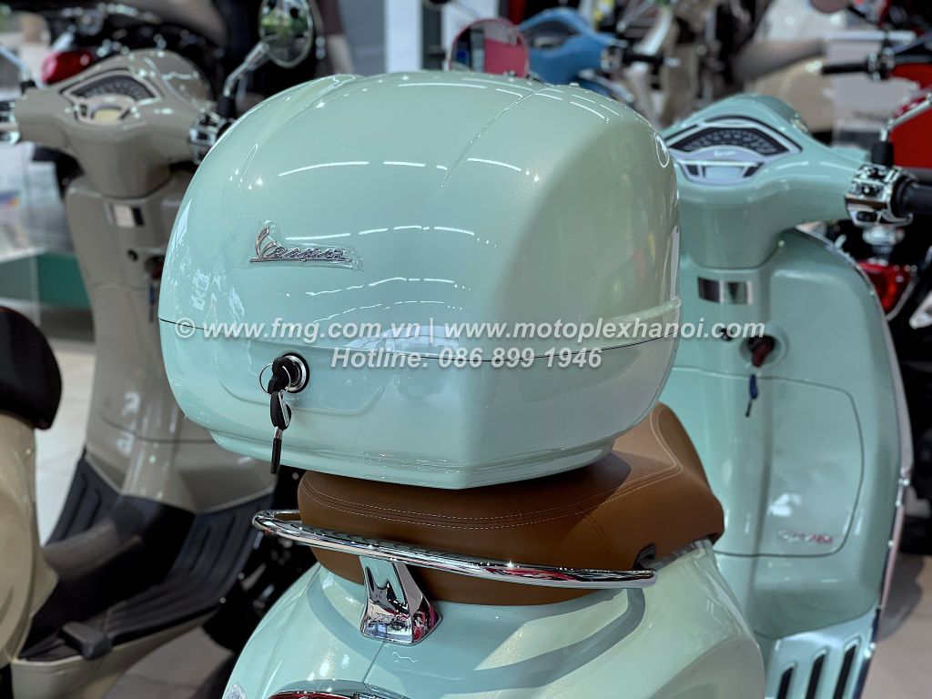 Thùng Đồ 36L Vespa GTS & Vespa GTV - Verde Relax 350/A - CM273351 chính hãng tại Motoplex Hanoi | FMG.COM.VN