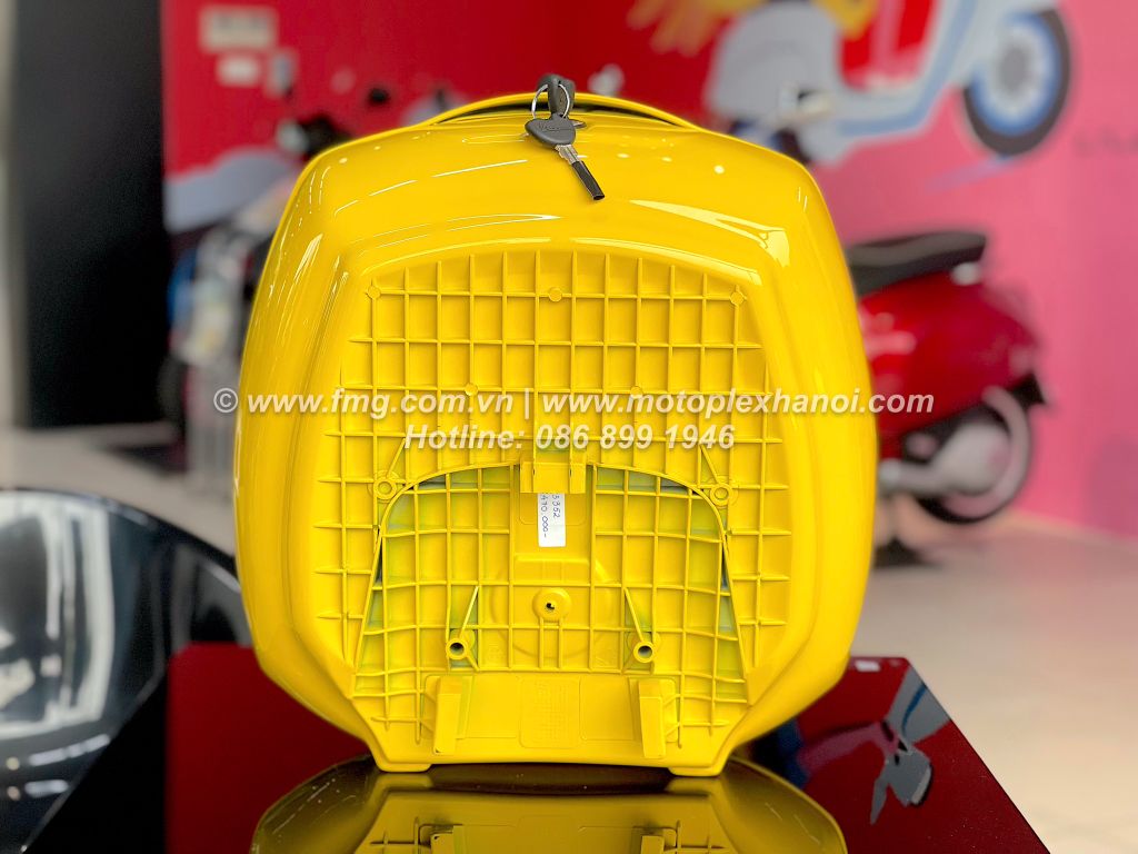 Thùng Đồ 36L Vespa GTS & Vespa GTV - Giallo Estate 983A - CM273352 chính hãng tại Motoplex Hanoi | FMG.COM.VN