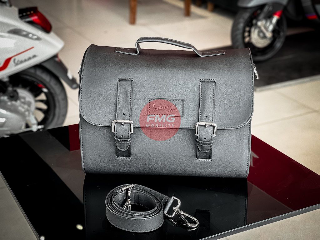Túi Da Sau Vespa 946 Bunny Cap Cấp 30 Lít - 1B011613 tại FMG Mobility | Motoplex Hanoi