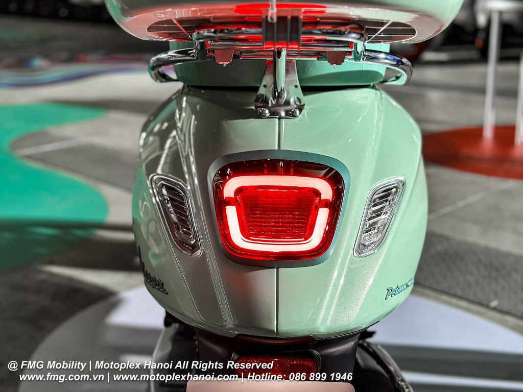 Hình Ảnh Vespa Primavera 2025 trong sự kiện ra ,mắt tại Piaggio Việt Nam