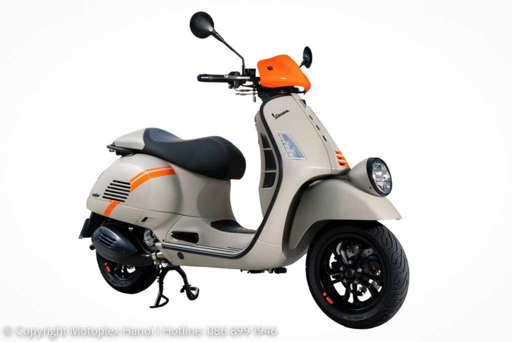 Thiết kế thân xe mới Vespa GTV 300 - 2023 cùng khe gió tản nhiệt mới