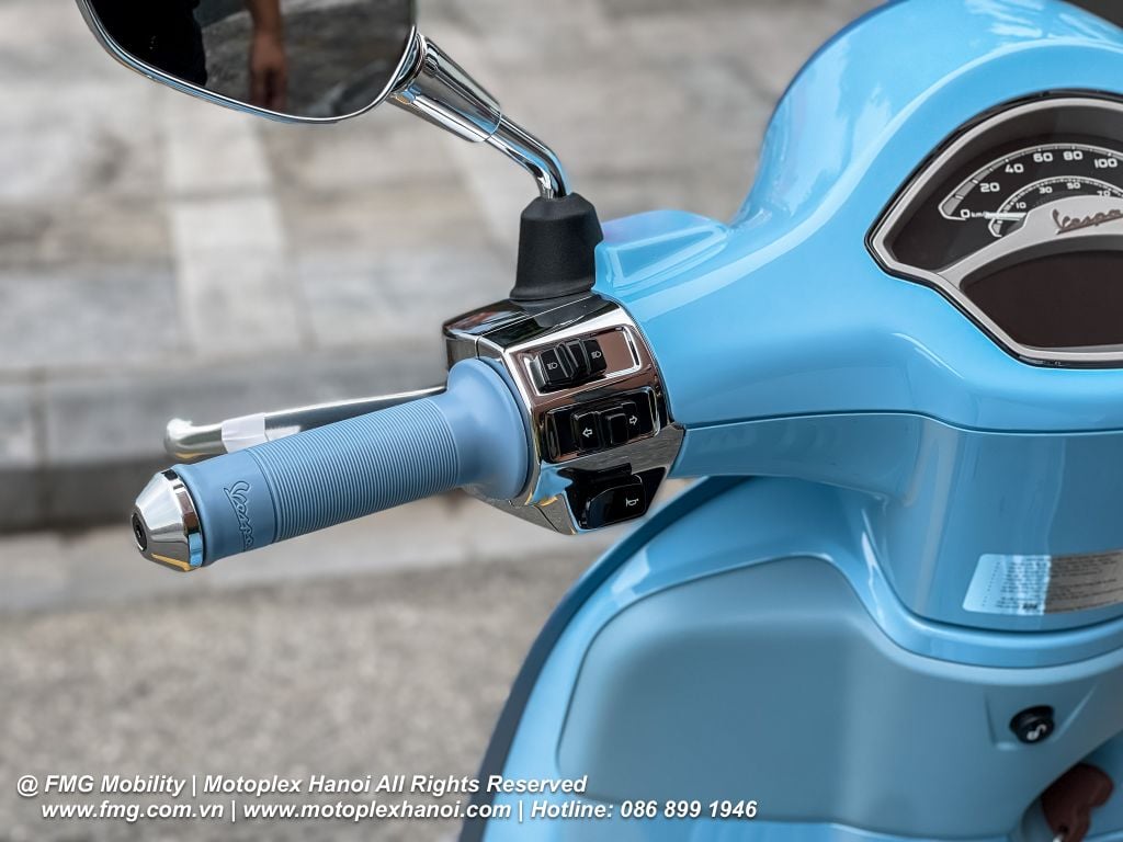 Phím điều khiển trên Vespa Primavera S 125 được bố trí tiện lợi