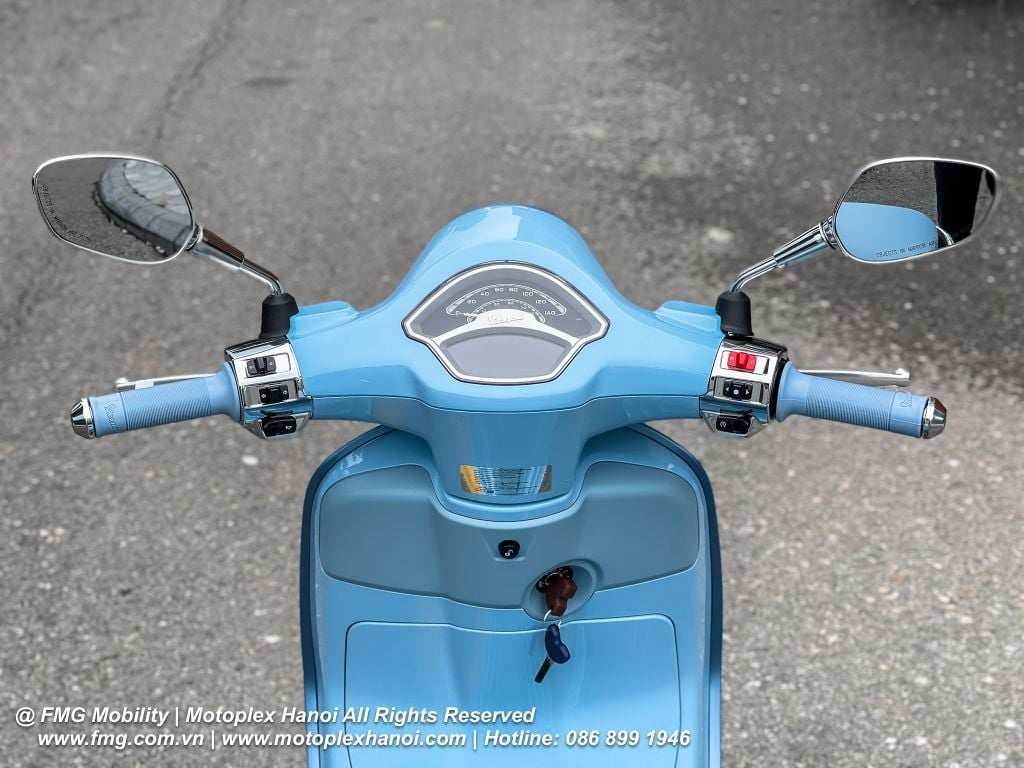 Cụm tay lái thiết kế công thái học&nbsp;mang lại cảm giác lái dễ chịu, nhẹ nhàng