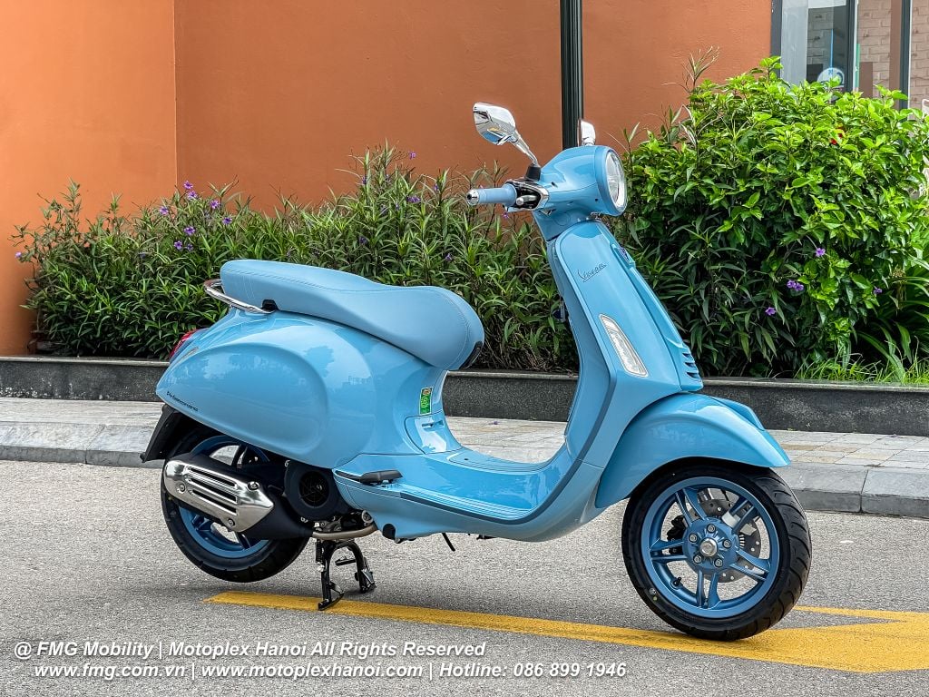 Tư thế ngồi và khoảng cách từ yên tới tay lái cũng được thiết kế thái công học&nbsp;rất phù hợp, dễ chịu