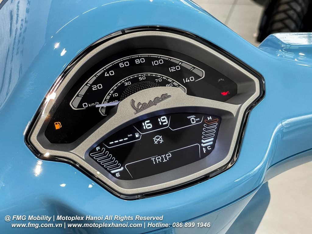 Màn hình LCD &nbsp;3-inch hiện đại kết nối Điện thoại thông minh qua Bluetooth trên Vespa Primavera S 125