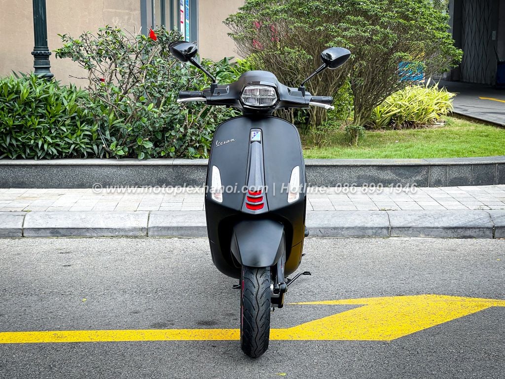 Vespa Sprint 125cc Carbon chính hãng tại Motoplex Hanoi