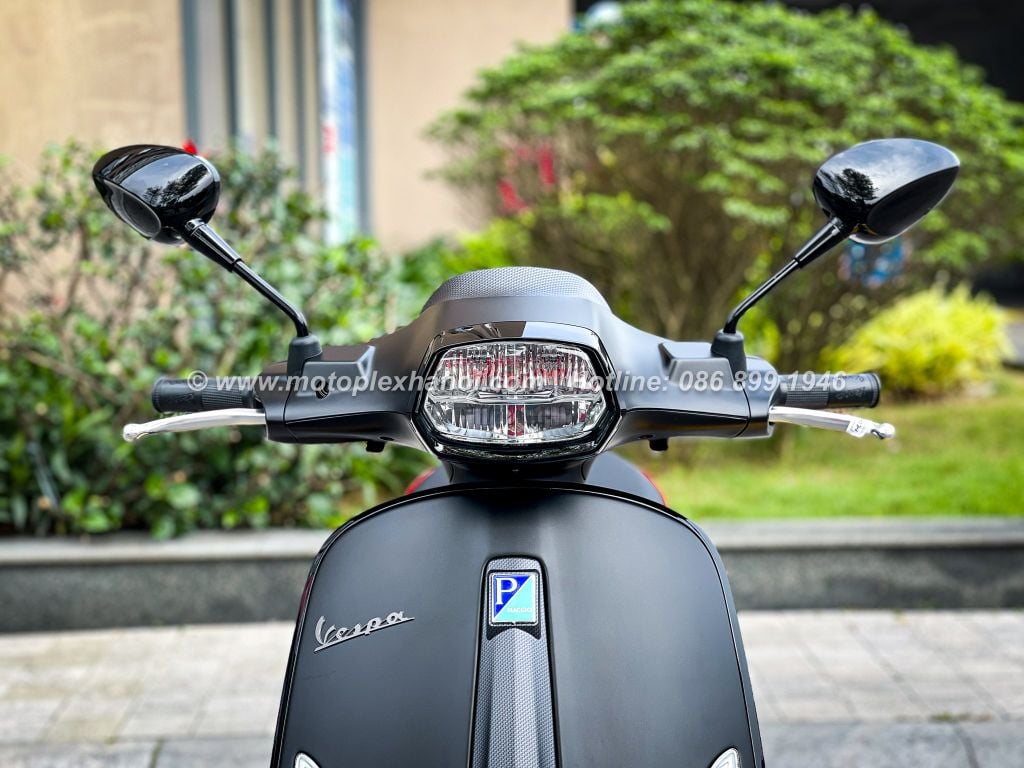 Vespa Sprint 125cc Carbon chính hãng tại Motoplex Hanoi