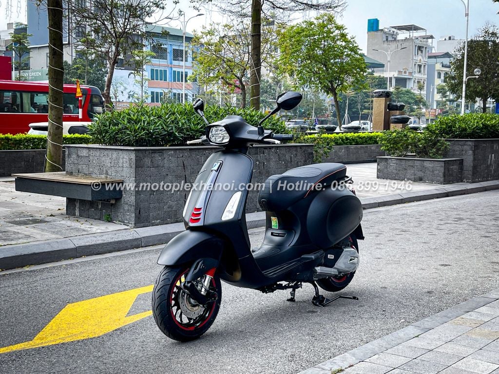 Vespa Sprint 125cc Carbon có giá 84.600.000 VNĐ tại Motoplex Hanoi