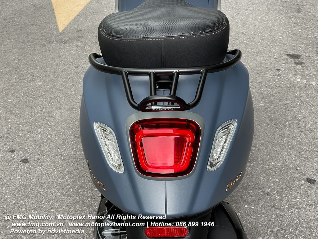 Cụm đèn hậu trên Sprint Officina 8&nbsp;thiết kế Led hiện đại, tăng tính thẩm mỹ và an toàn