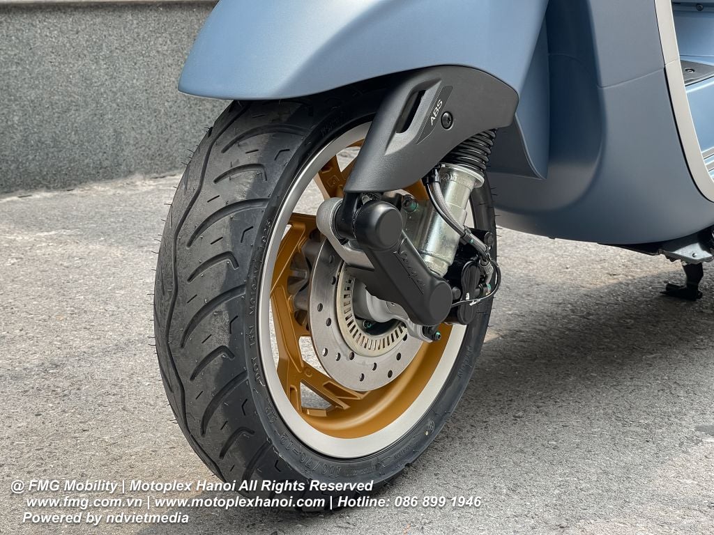 Vespa Sprint Officina 8 chính hãng tại FMG Mobility | Motoplex Hanoi