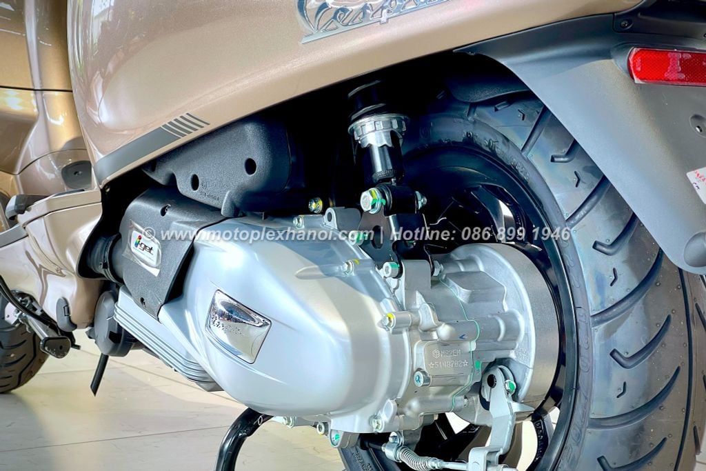 Hệ thống treo thế hệ mới  trên Vespa Sprint S 150 TFT triệt tiêu độ rung lắc và tiếng ồn